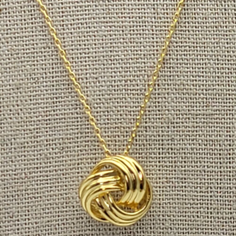 Vida Jewels Love Knot Necklace 18 Inch Yellow Gold Plated Lobster Clasp